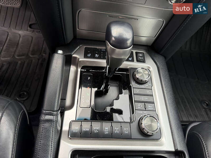 Внедорожник / Кроссовер Toyota Land Cruiser 2018 в Киеве