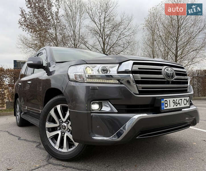 Внедорожник / Кроссовер Toyota Land Cruiser 2018 в Киеве