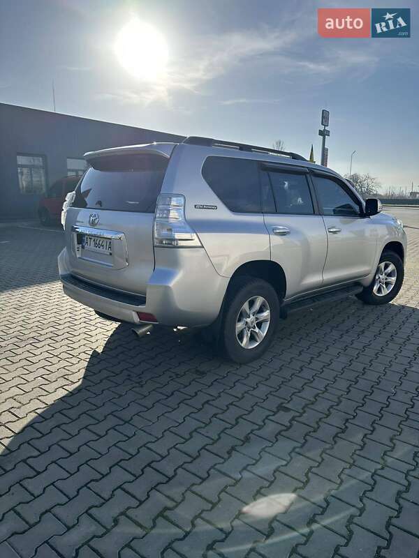 Внедорожник / Кроссовер Toyota Land Cruiser 2012 в Коломые фото 4 Внедорожник / Кроссовер Toyota Land Cruiser 2012 в Коломые