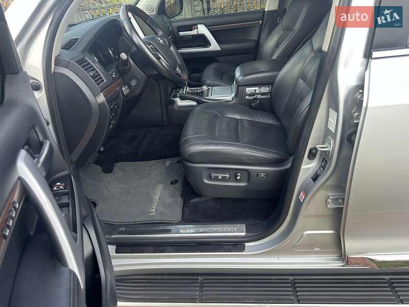 Внедорожник / Кроссовер Toyota Land Cruiser 2017 в Виннице фото 46 Внедорожник / Кроссовер Toyota Land Cruiser 2017 в Виннице