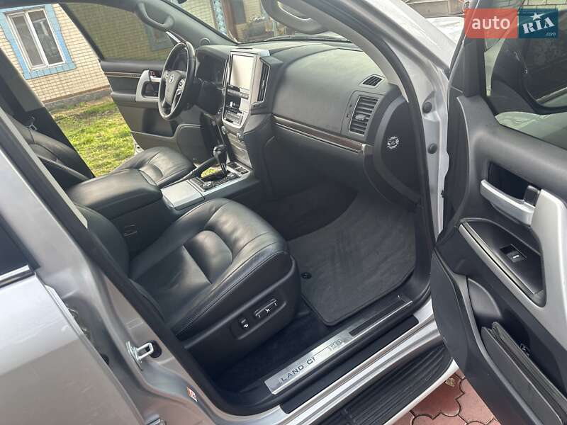 Внедорожник / Кроссовер Toyota Land Cruiser 2017 в Виннице фото 55 Внедорожник / Кроссовер Toyota Land Cruiser 2017 в Виннице