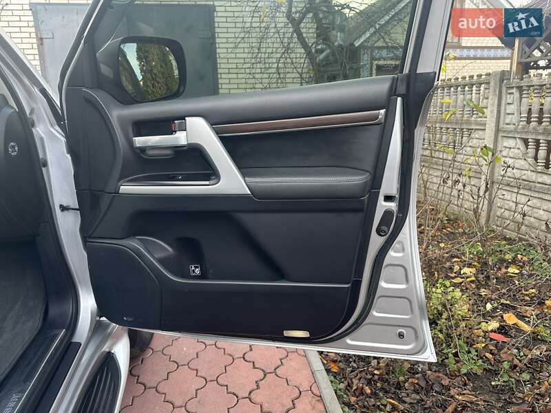 Внедорожник / Кроссовер Toyota Land Cruiser 2017 в Виннице фото 54 Внедорожник / Кроссовер Toyota Land Cruiser 2017 в Виннице