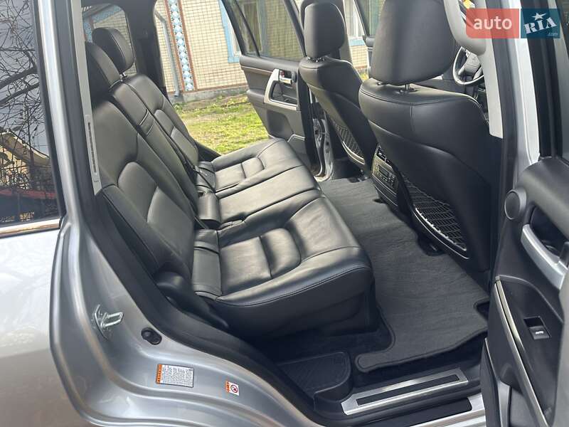 Внедорожник / Кроссовер Toyota Land Cruiser 2017 в Виннице фото 59 Внедорожник / Кроссовер Toyota Land Cruiser 2017 в Виннице