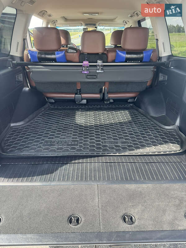 Внедорожник / Кроссовер Toyota Land Cruiser 2016 в Харькове фото 13 Внедорожник / Кроссовер Toyota Land Cruiser 2016 в Харькове
