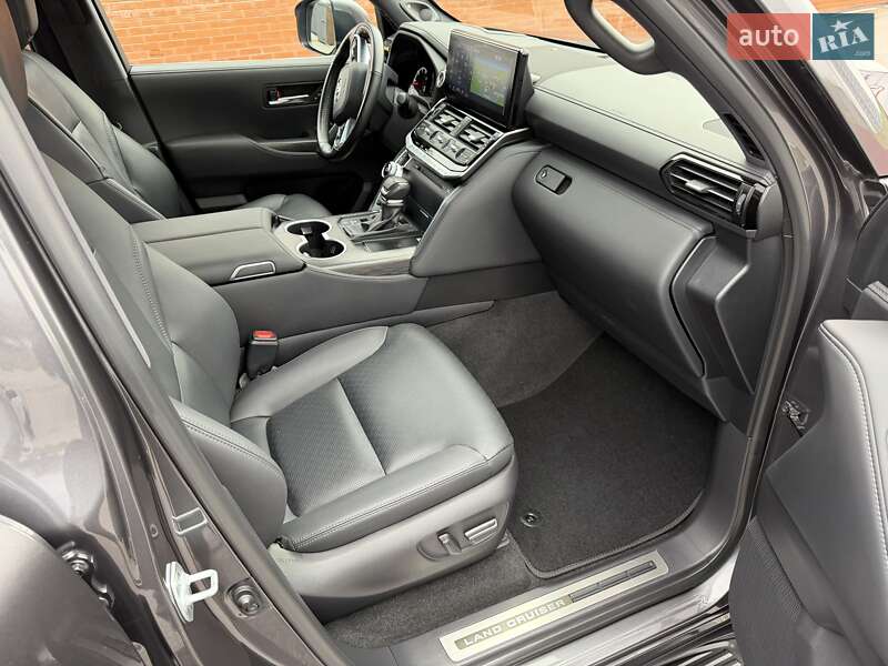 Внедорожник / Кроссовер Toyota Land Cruiser 2023 в Киеве