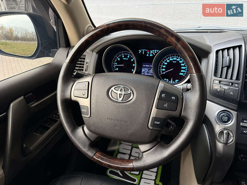 Внедорожник / Кроссовер Toyota Land Cruiser 2010 в Киеве
