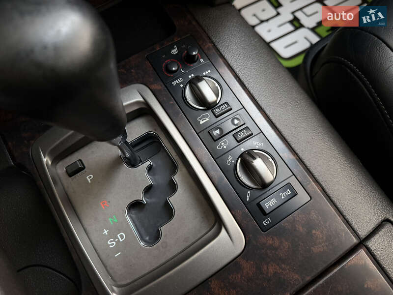 Внедорожник / Кроссовер Toyota Land Cruiser 2010 в Киеве