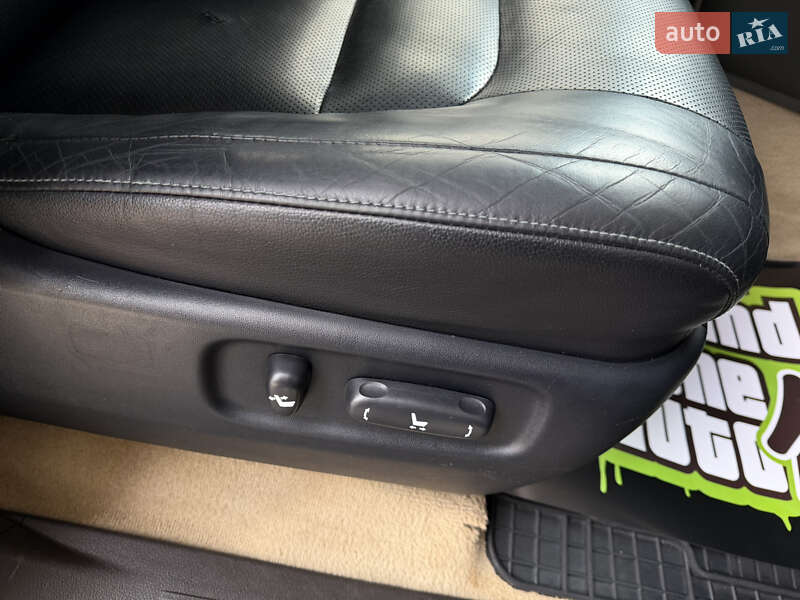 Внедорожник / Кроссовер Toyota Land Cruiser 2010 в Киеве