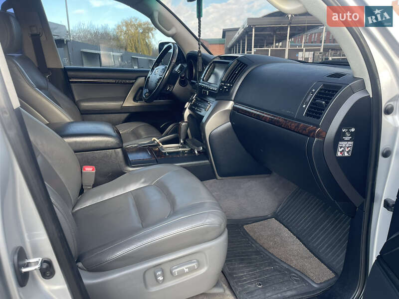 Позашляховик / Кросовер Toyota Land Cruiser 2008 в Полтаві