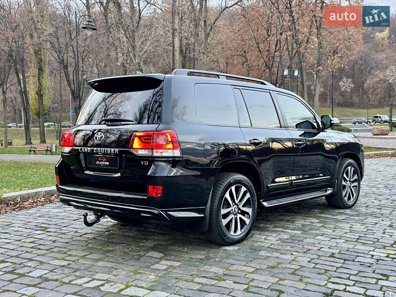 Внедорожник / Кроссовер Toyota Land Cruiser 2018 в Киеве фото 5 Внедорожник / Кроссовер Toyota Land Cruiser 2018 в Киеве