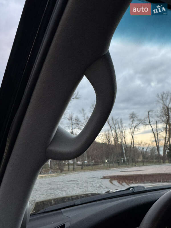 Внедорожник / Кроссовер Toyota Land Cruiser 2018 в Киеве фото 69 Внедорожник / Кроссовер Toyota Land Cruiser 2018 в Киеве