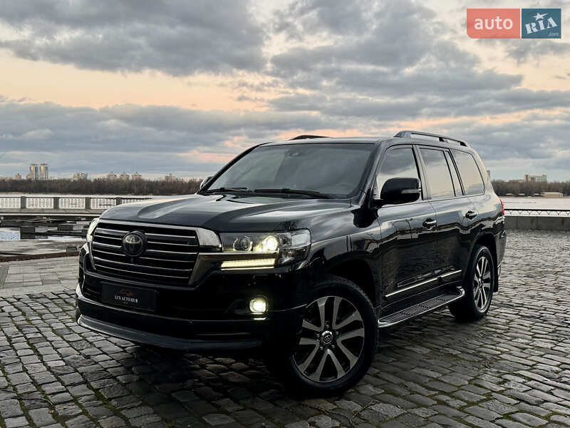 Внедорожник / Кроссовер Toyota Land Cruiser 2018 в Киеве фото 101 Внедорожник / Кроссовер Toyota Land Cruiser 2018 в Киеве