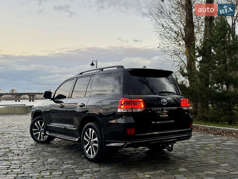 Внедорожник / Кроссовер Toyota Land Cruiser 2018 в Киеве фото 108 Внедорожник / Кроссовер Toyota Land Cruiser 2018 в Киеве