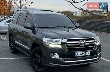 Позашляховик / Кросовер Toyota Land Cruiser 2010 в Мукачевому
