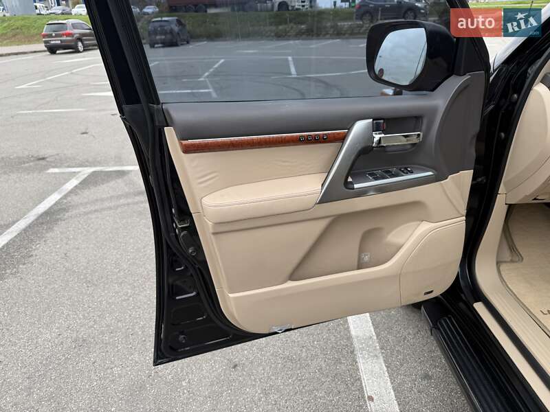 Внедорожник / Кроссовер Toyota Land Cruiser 2013 в Киеве