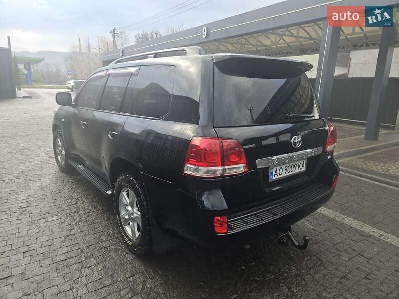 Позашляховик / Кросовер Toyota Land Cruiser 2010 в Добрянському