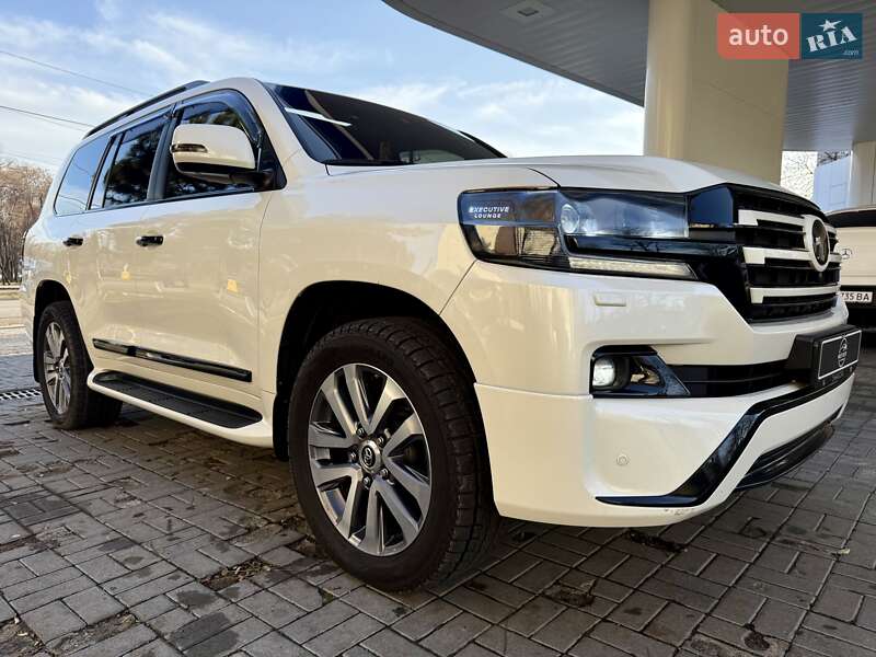 Позашляховик / Кросовер Toyota Land Cruiser 2017 в Дніпрі