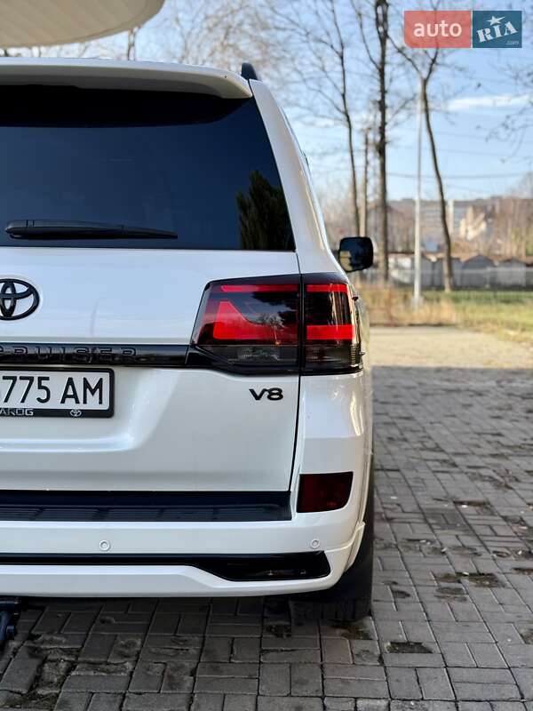 Позашляховик / Кросовер Toyota Land Cruiser 2017 в Дніпрі