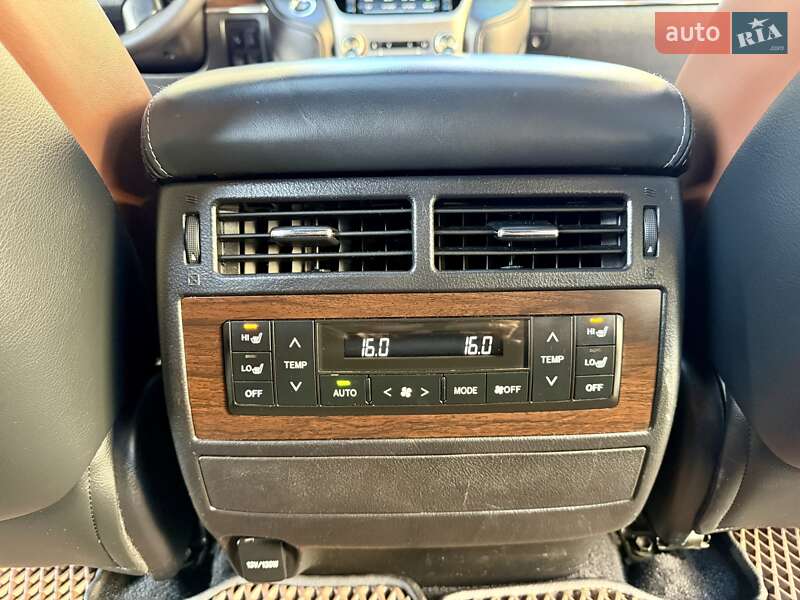 Позашляховик / Кросовер Toyota Land Cruiser 2017 в Дніпрі