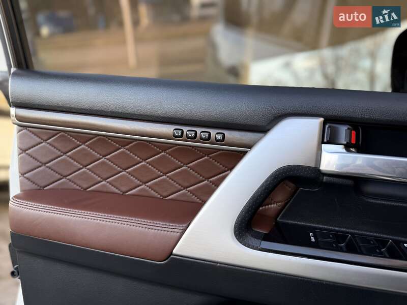 Позашляховик / Кросовер Toyota Land Cruiser 2017 в Дніпрі