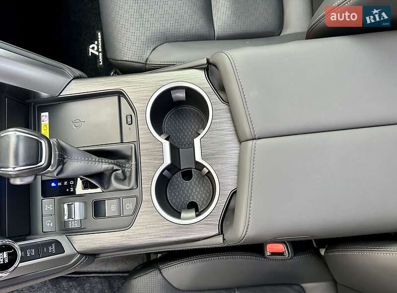 Внедорожник / Кроссовер Toyota Land Cruiser 2021 в Киеве