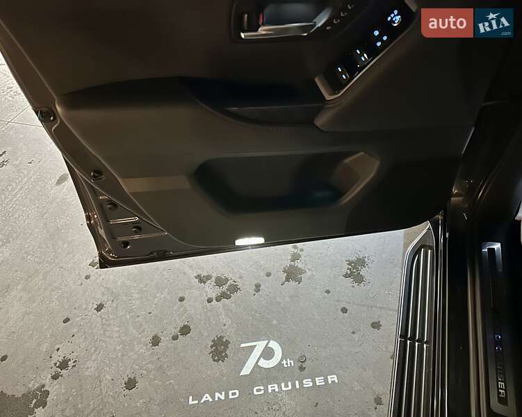 Внедорожник / Кроссовер Toyota Land Cruiser 2021 в Киеве