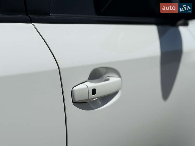 Внедорожник / Кроссовер Toyota Land Cruiser 2011 в Тернополе