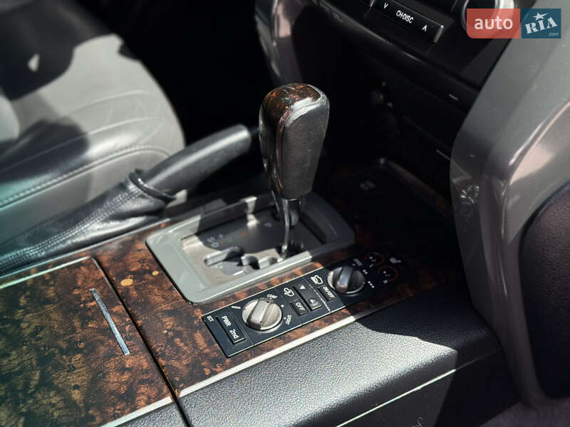 Внедорожник / Кроссовер Toyota Land Cruiser 2011 в Тернополе