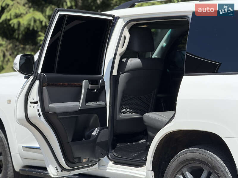 Внедорожник / Кроссовер Toyota Land Cruiser 2011 в Тернополе