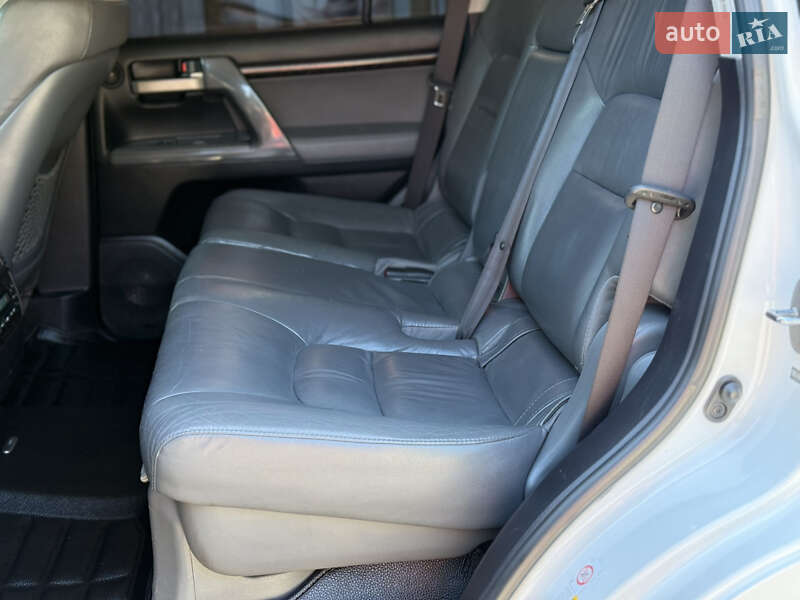 Внедорожник / Кроссовер Toyota Land Cruiser 2011 в Тернополе