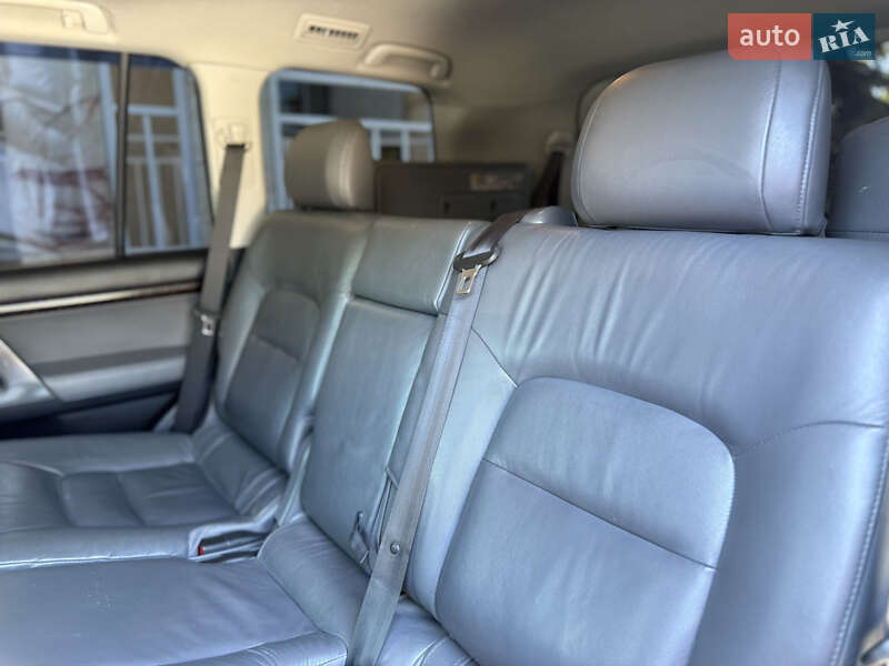 Внедорожник / Кроссовер Toyota Land Cruiser 2011 в Тернополе