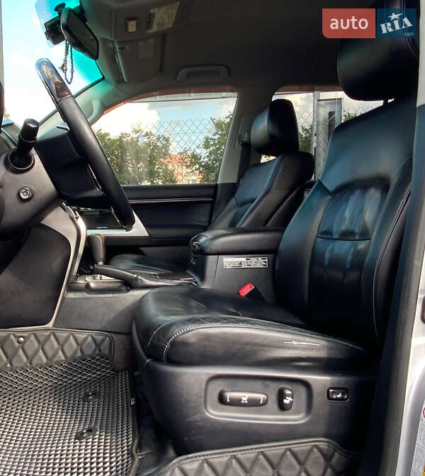 Внедорожник / Кроссовер Toyota Land Cruiser 2012 в Ровно