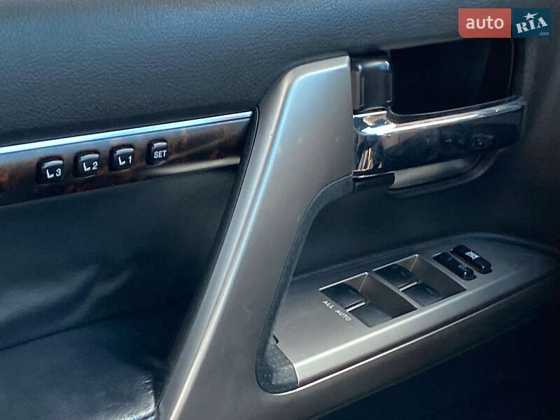 Внедорожник / Кроссовер Toyota Land Cruiser 2012 в Ровно