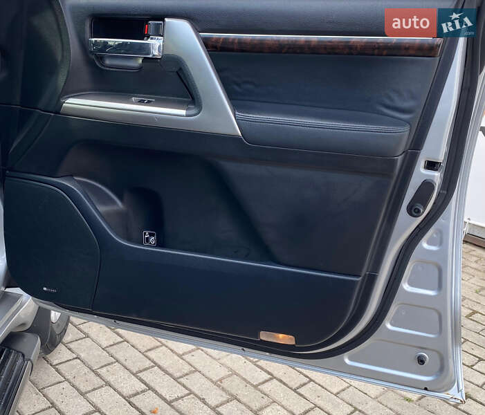 Внедорожник / Кроссовер Toyota Land Cruiser 2012 в Ровно