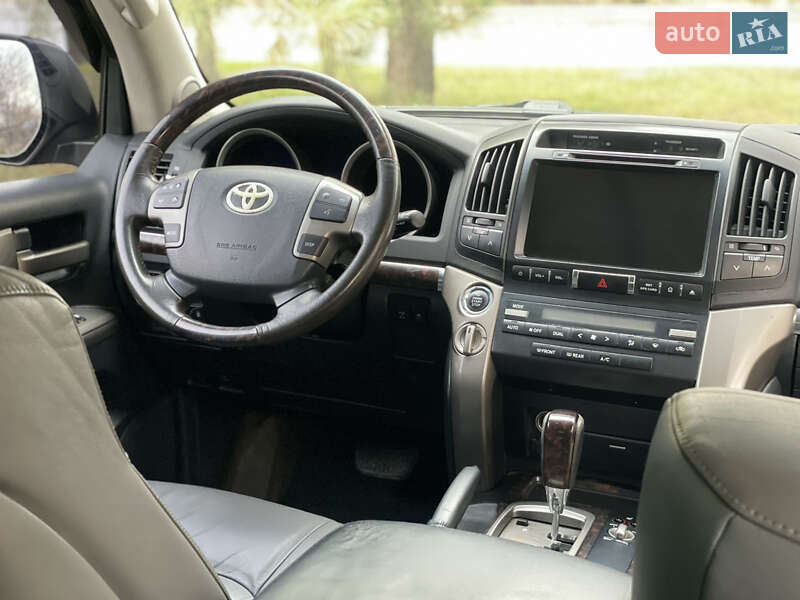 Внедорожник / Кроссовер Toyota Land Cruiser 2007 в Днепре