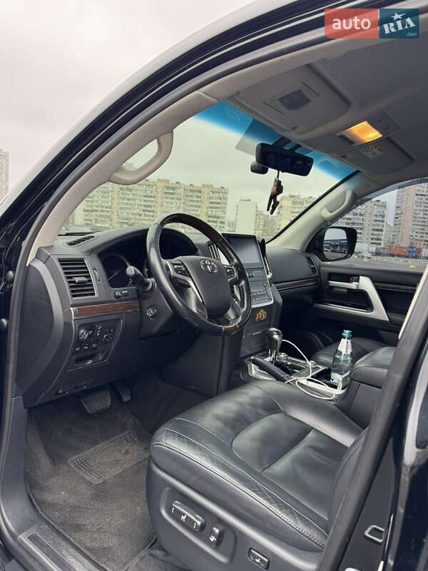 Внедорожник / Кроссовер Toyota Land Cruiser 2019 в Киеве