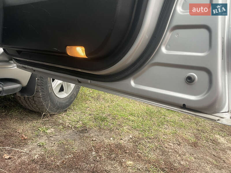 Внедорожник / Кроссовер Toyota Land Cruiser 2007 в Днепре