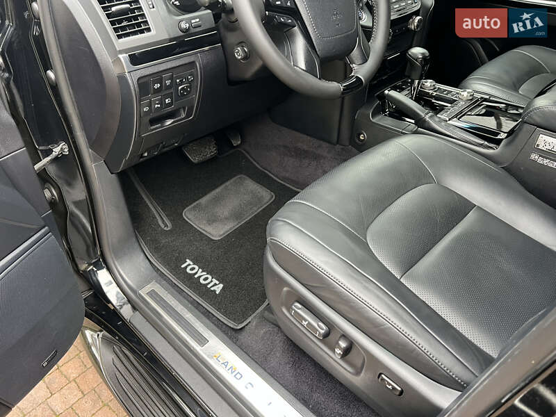 Внедорожник / Кроссовер Toyota Land Cruiser 2015 в Киеве