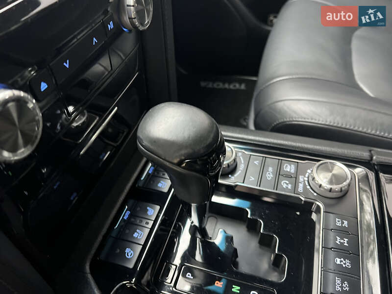 Внедорожник / Кроссовер Toyota Land Cruiser 2015 в Киеве