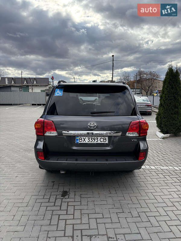 Внедорожник / Кроссовер Toyota Land Cruiser 2012 в Каменец-Подольском