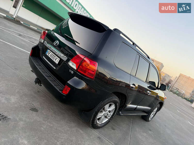 Позашляховик / Кросовер Toyota Land Cruiser 2013 в Дніпрі