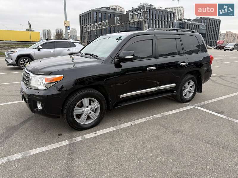 Внедорожник / Кроссовер Toyota Land Cruiser 2013 в Киеве фото 5 Внедорожник / Кроссовер Toyota Land Cruiser 2013 в Киеве