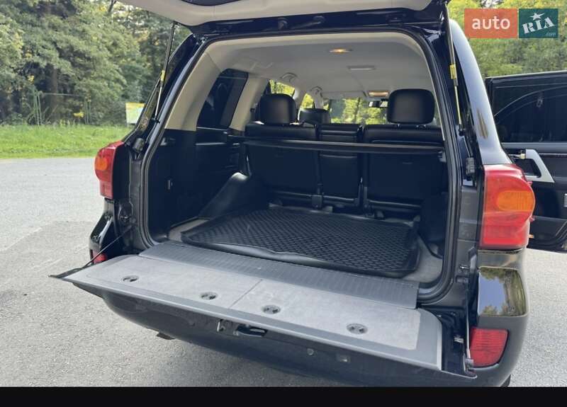 Внедорожник / Кроссовер Toyota Land Cruiser 2014 в Трускавце