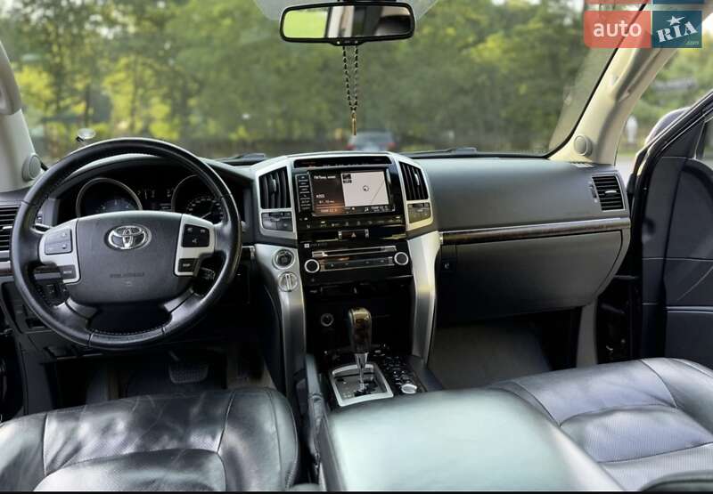 Внедорожник / Кроссовер Toyota Land Cruiser 2014 в Трускавце