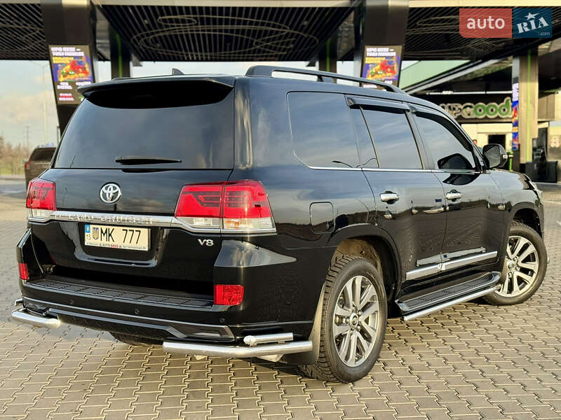 Внедорожник / Кроссовер Toyota Land Cruiser 2017 в Николаеве