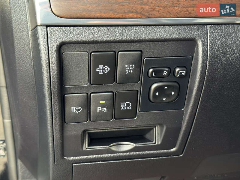 Внедорожник / Кроссовер Toyota Land Cruiser 2017 в Николаеве