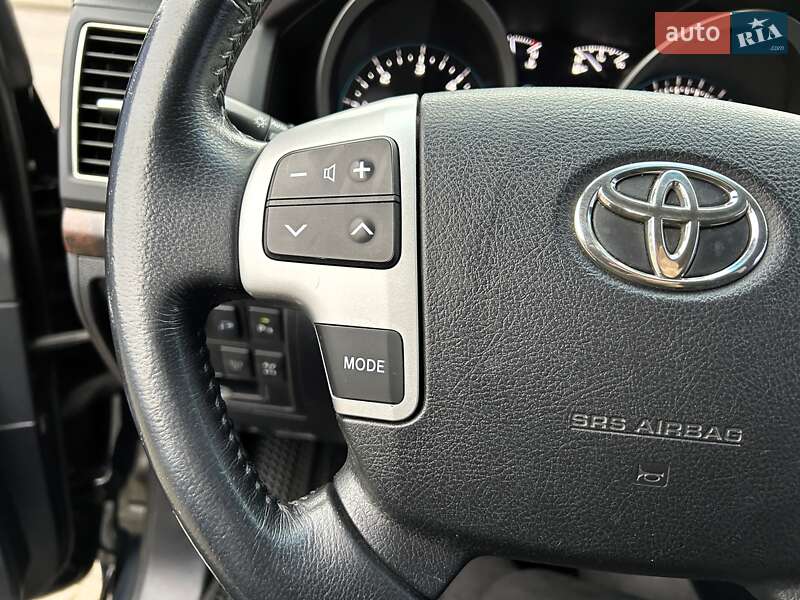 Внедорожник / Кроссовер Toyota Land Cruiser 2012 в Киеве фото 34 Внедорожник / Кроссовер Toyota Land Cruiser 2012 в Киеве