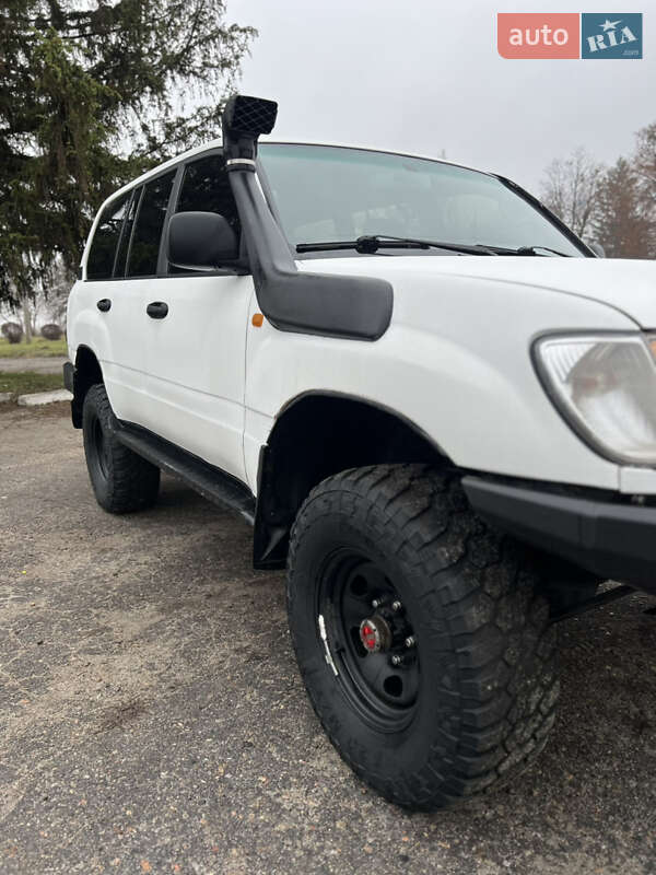 Внедорожник / Кроссовер Toyota Land Cruiser 1998 в Чугуеве