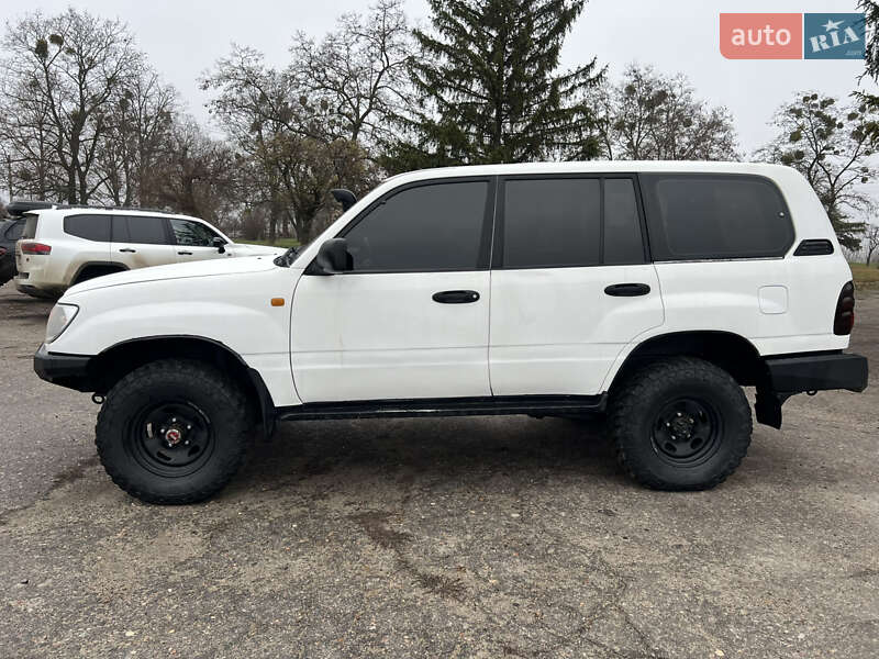 Внедорожник / Кроссовер Toyota Land Cruiser 1998 в Чугуеве