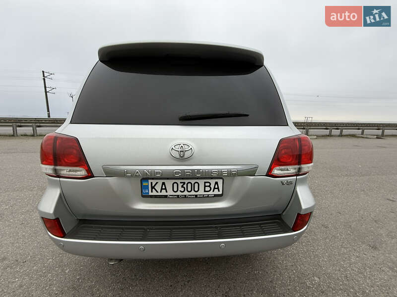 Внедорожник / Кроссовер Toyota Land Cruiser 2011 в Борисполе